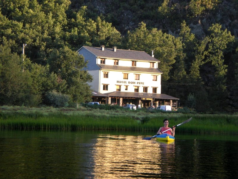 Hotel desde el Lago